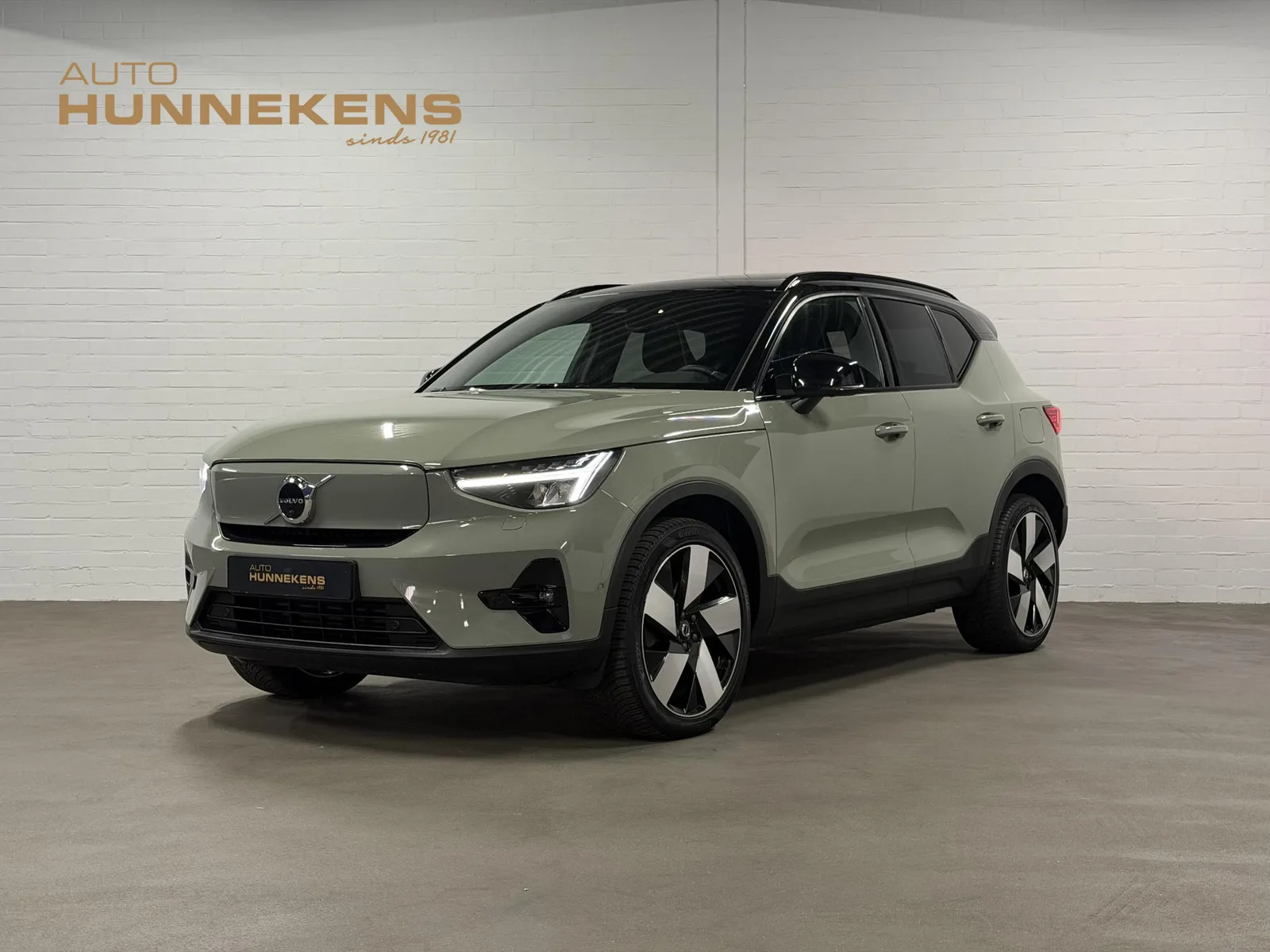 Volvo XC40 (2022) — foto 1
