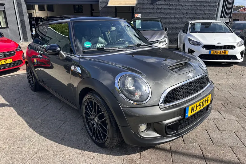 MINI Cooper S (2011)
