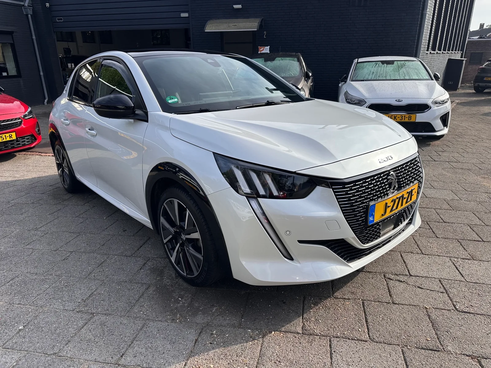 Peugeot 208 (2020) — foto 1