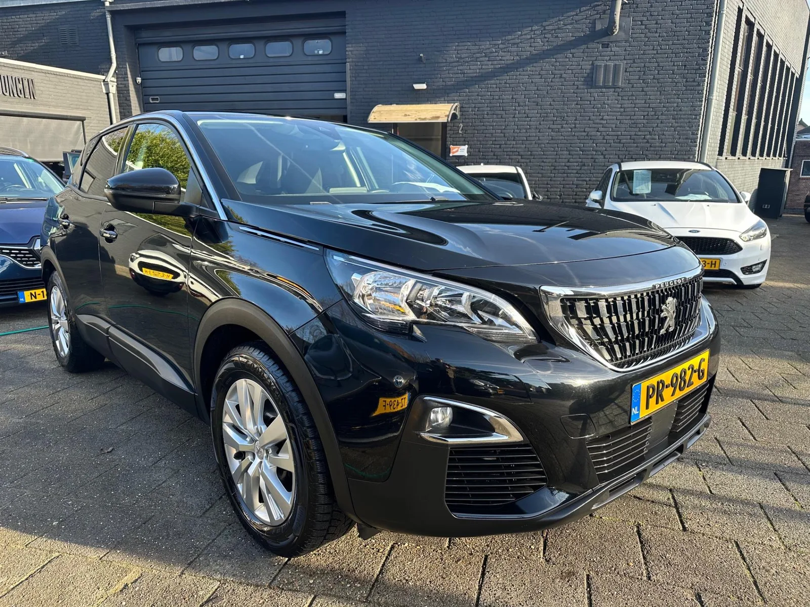 Peugeot 3008 (2017) — foto 1