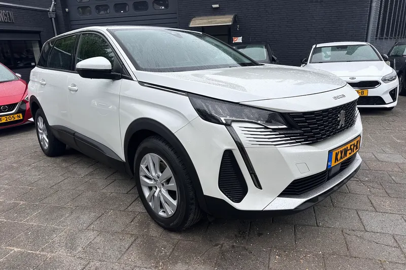 Peugeot 5008 (2021)
