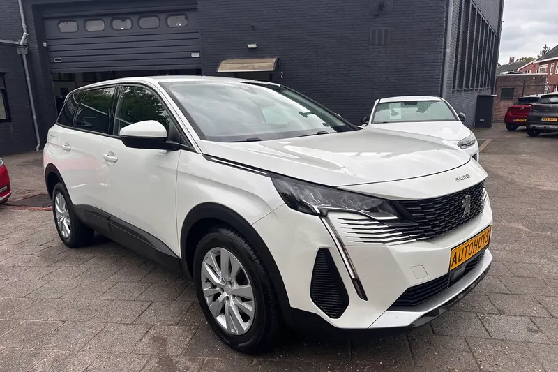 Peugeot 5008 (2021)