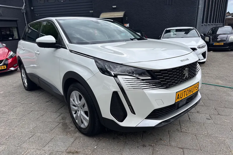 Peugeot 5008 (2021)