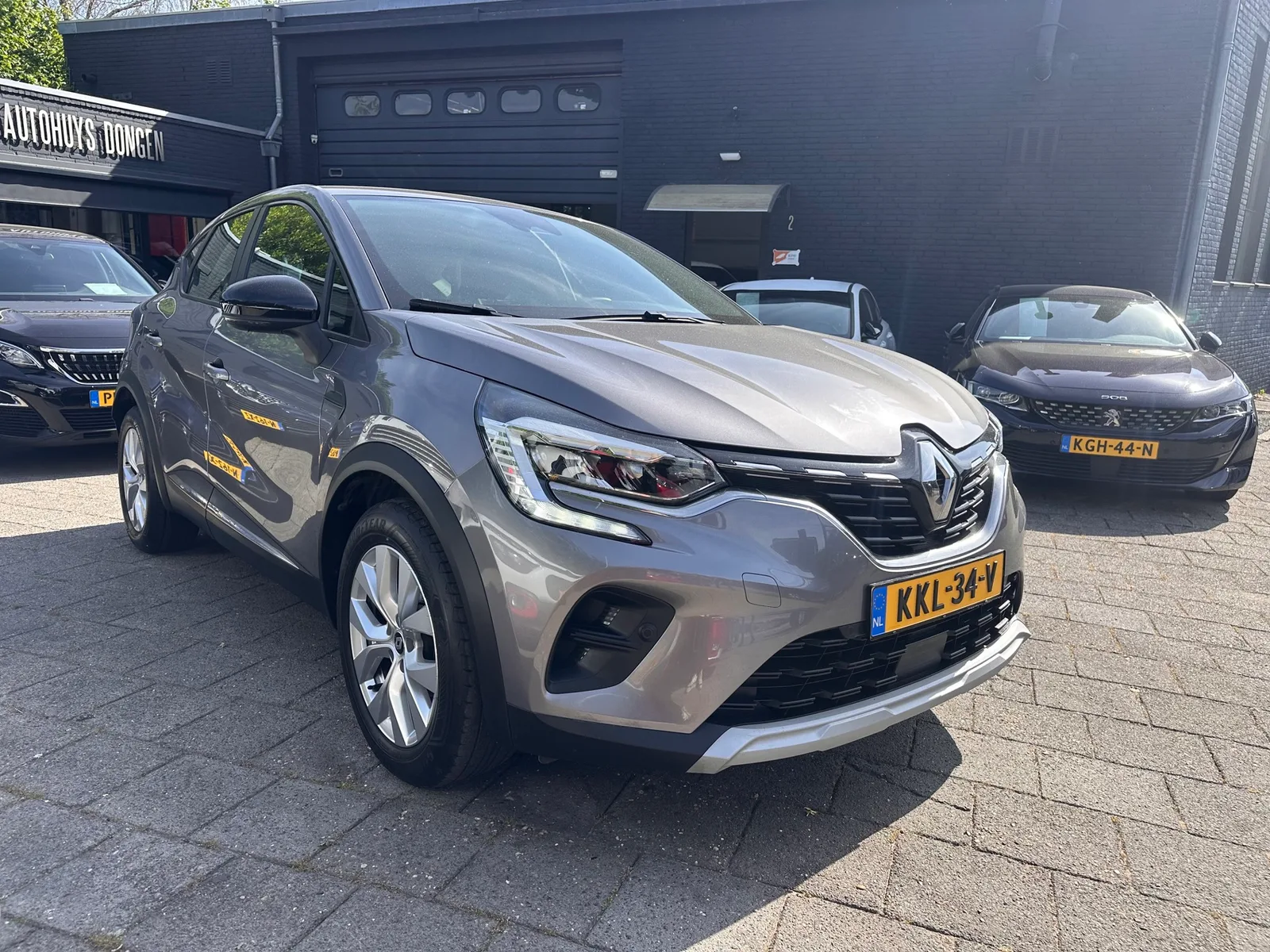 Renault Captur (2021) — foto 1