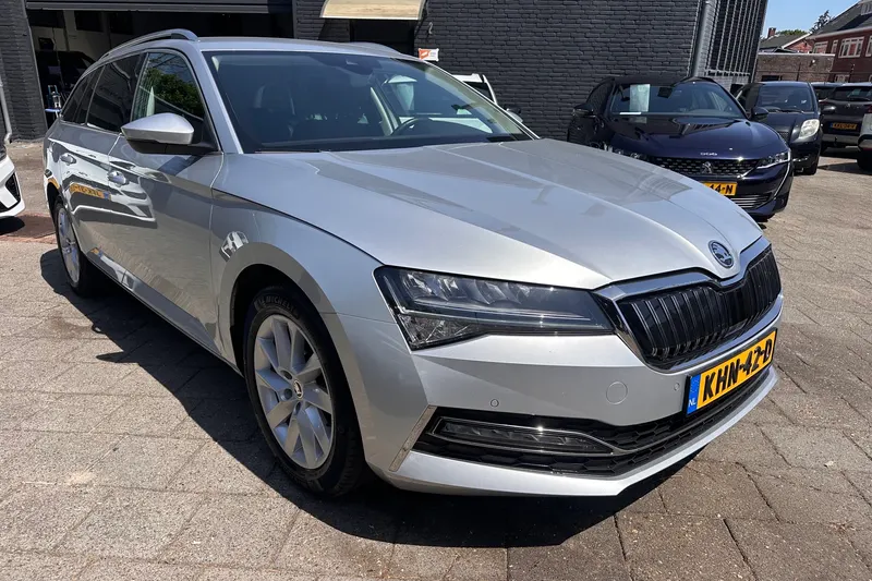 Škoda Superb (2023)