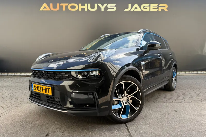 Lynk & Co 01 (2023)