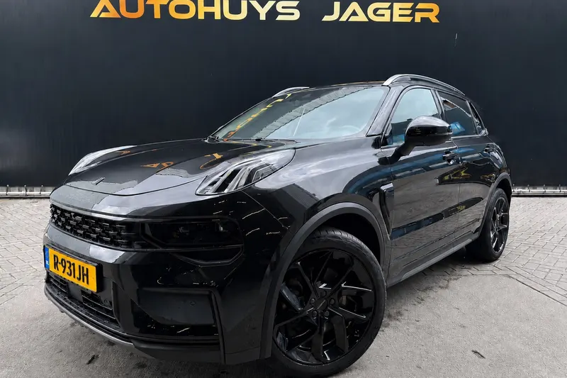 Lynk & Co 01 (2022)