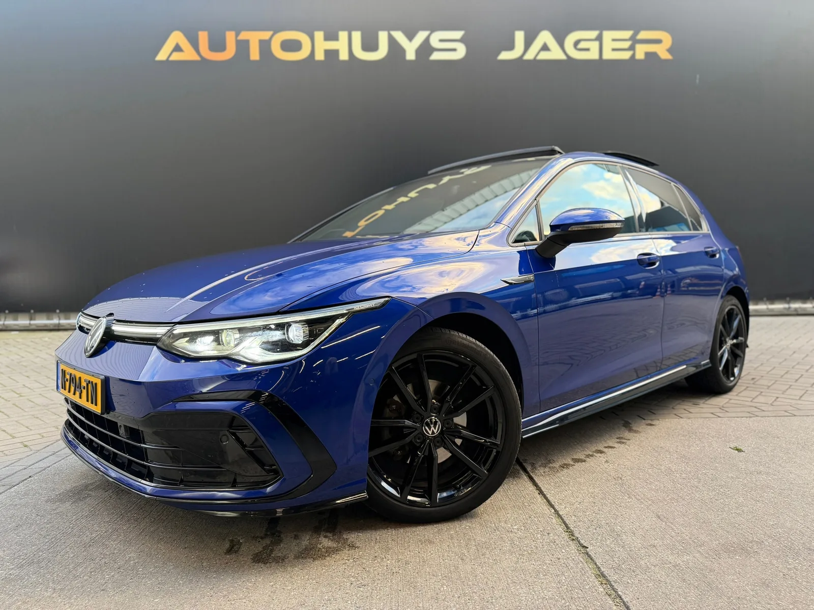 Volkswagen Golf (2021) — foto 1