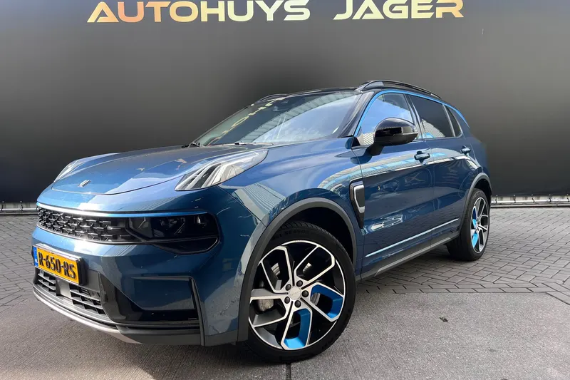 Lynk & Co 01 (2022)