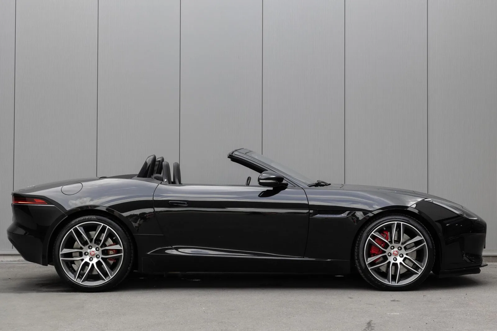 Jaguar F-Type (2017) — foto 1