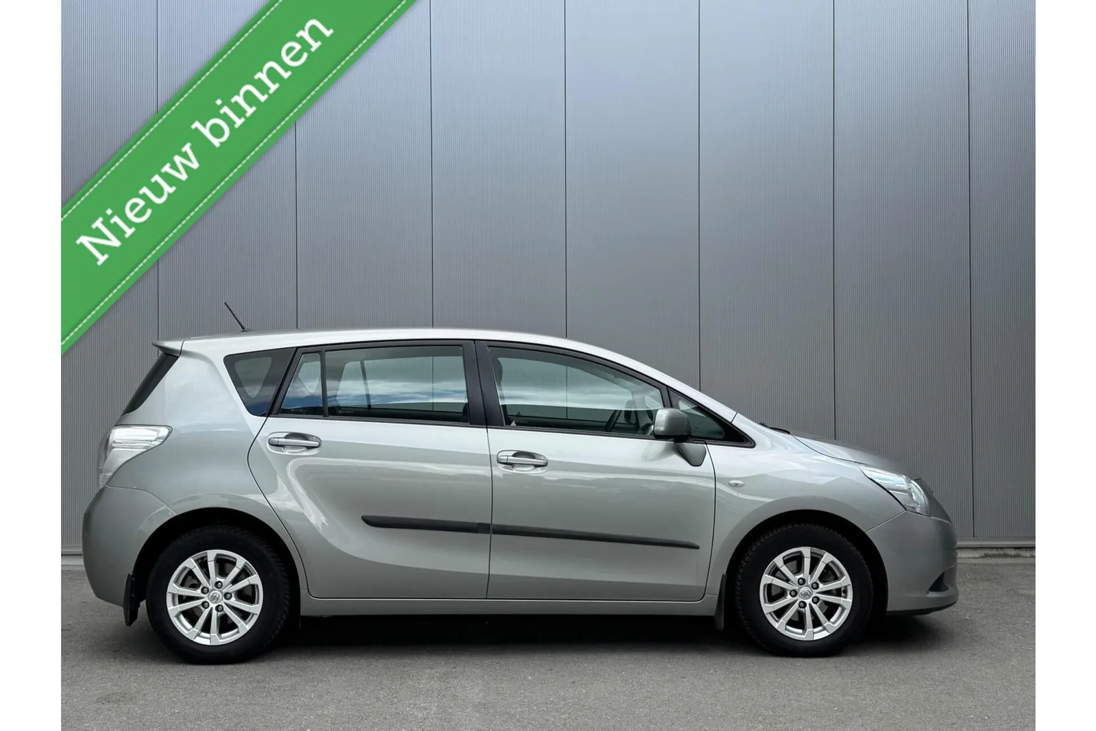 Toyota Verso (2012) — foto 1
