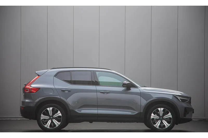 Volvo XC40 (2023)