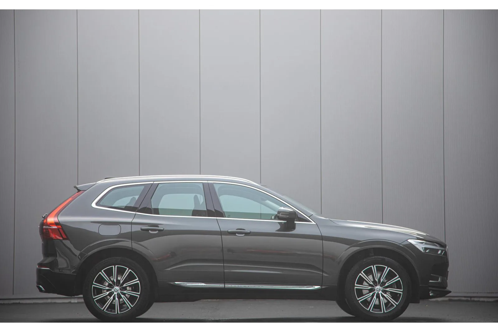 Volvo XC60 (2020) — foto 1