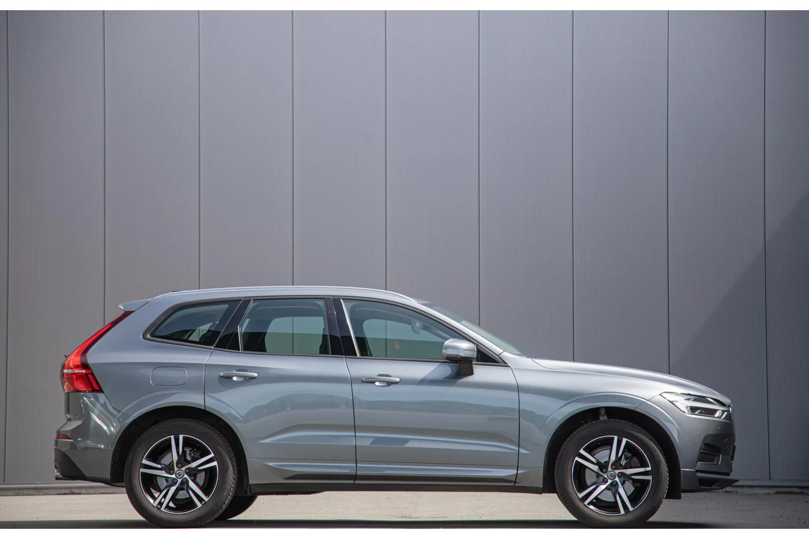 Volvo XC60 (2017) — foto 1