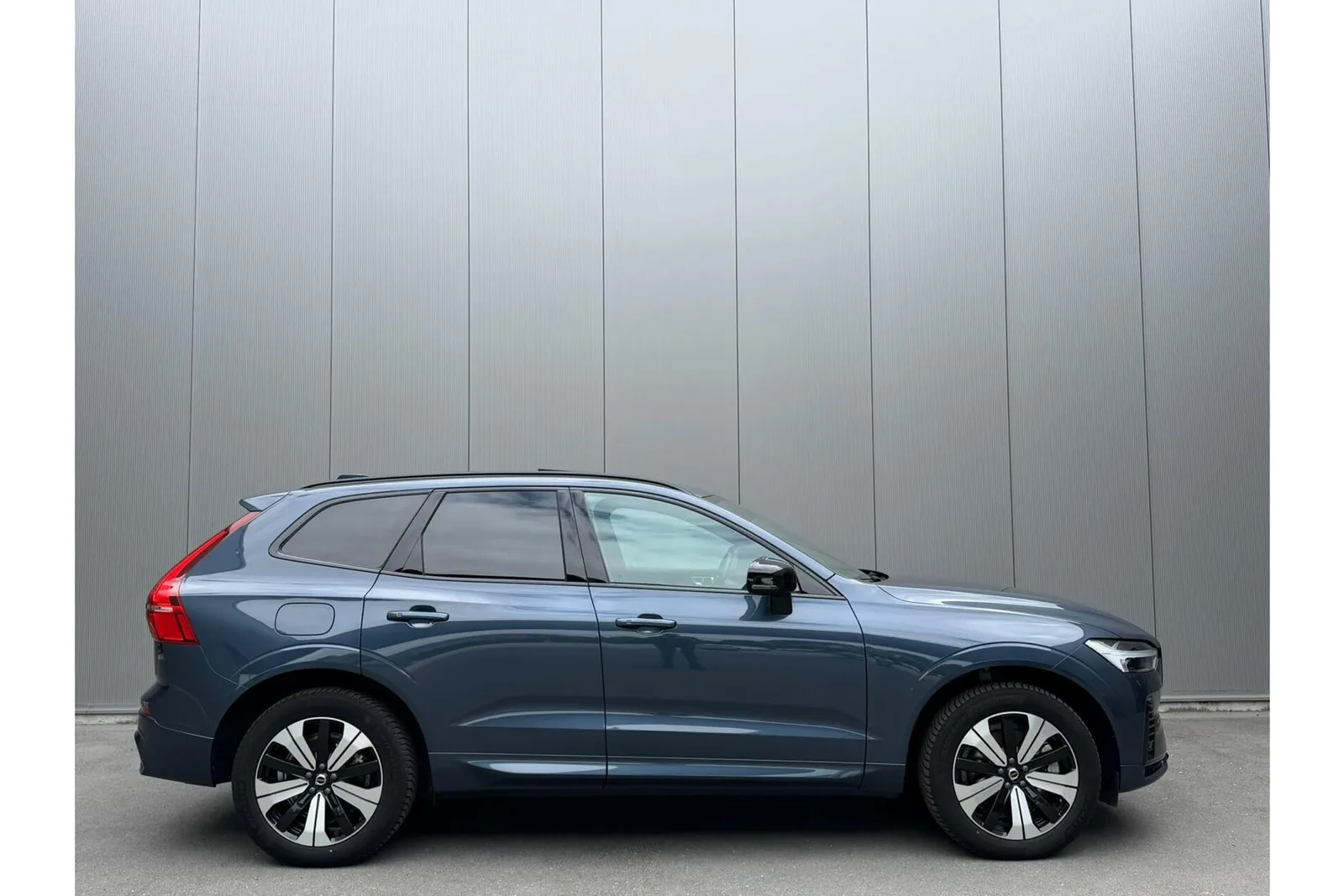 Volvo XC60 (2023) — foto 1