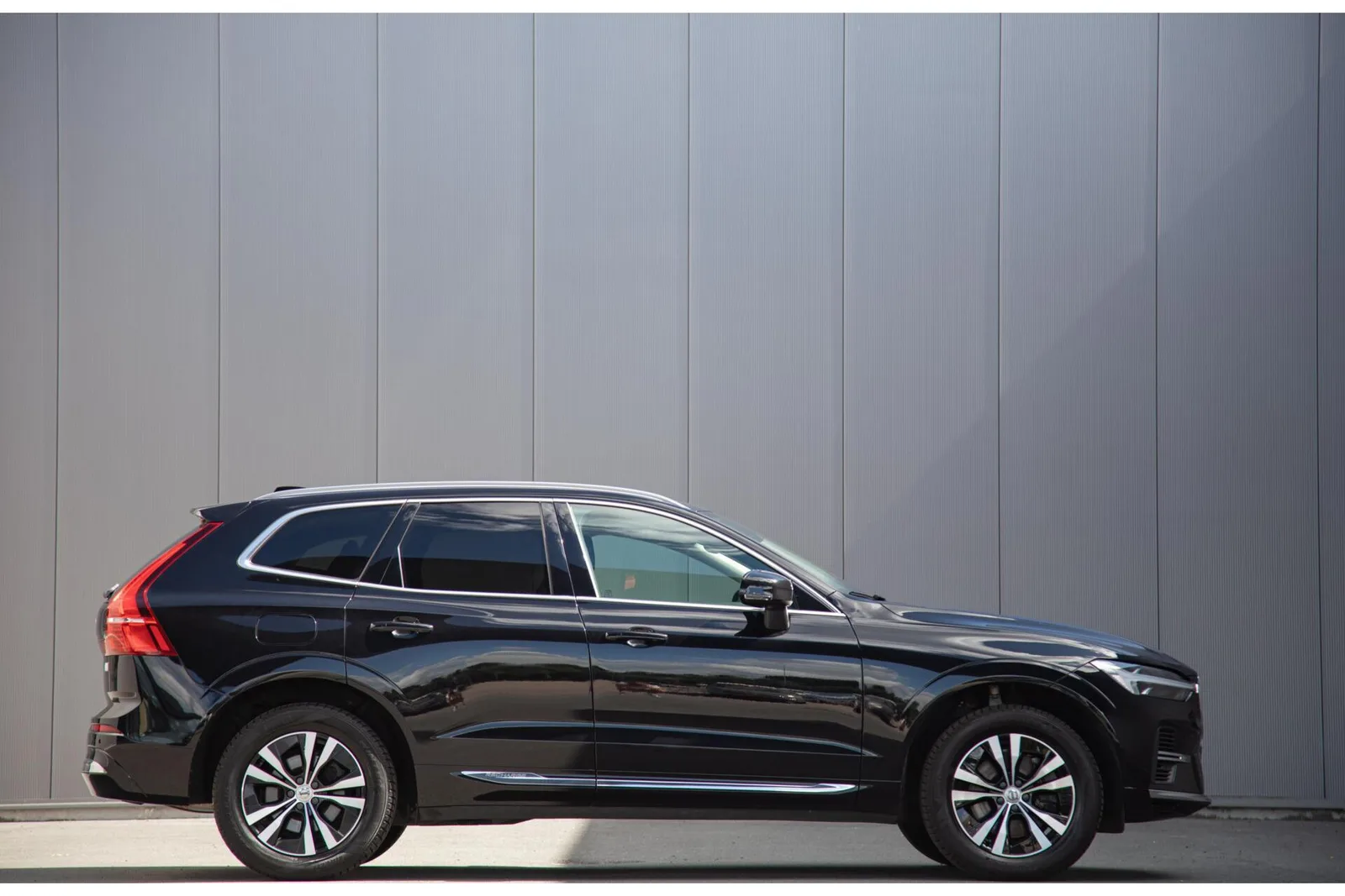 Volvo XC60 (2022) — foto 1