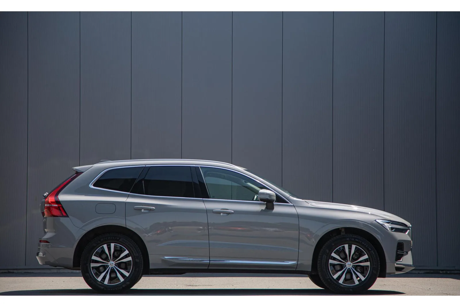 Volvo XC60 (2024) — foto 1
