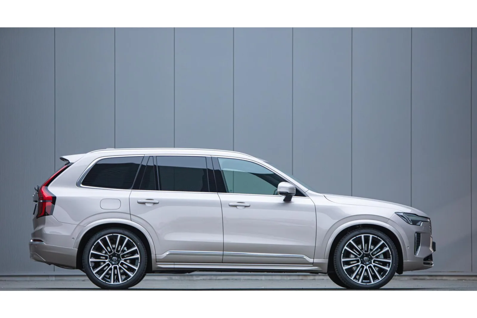 Volvo XC90 (2026) — foto 1