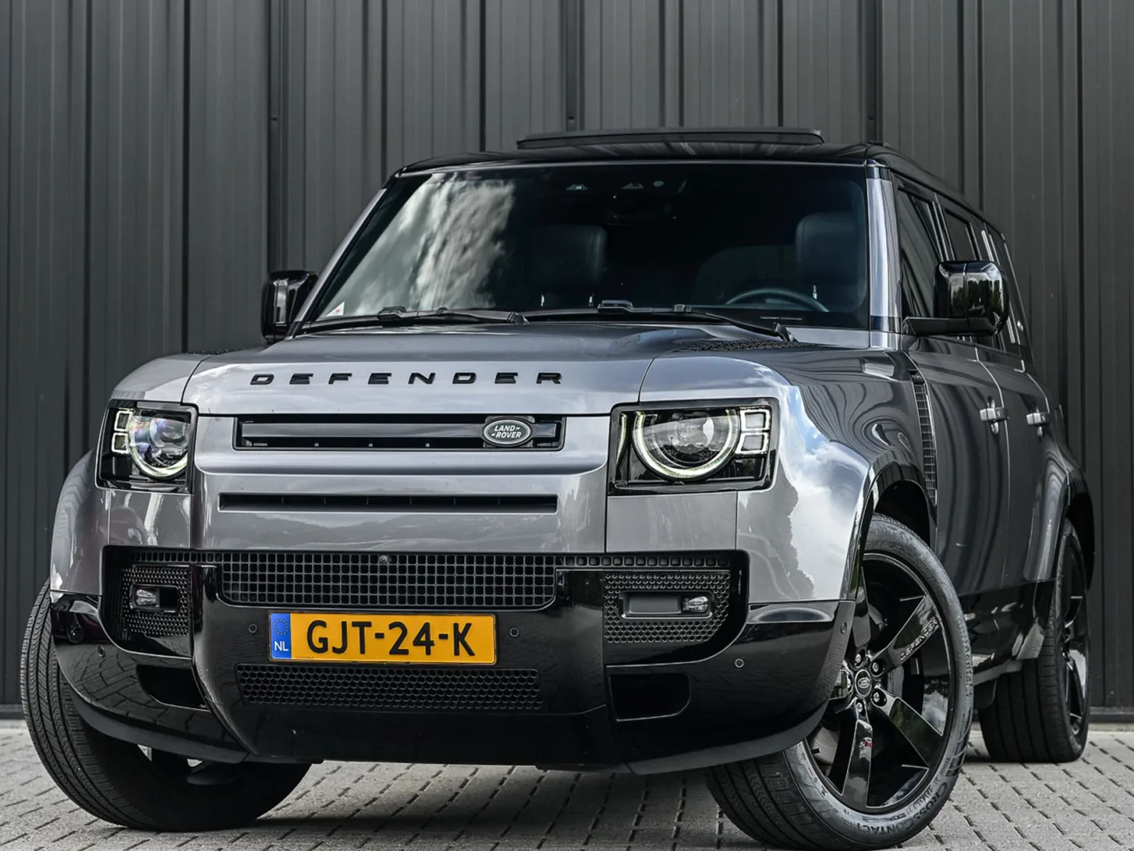 Land Rover Defender (2024) — foto 1