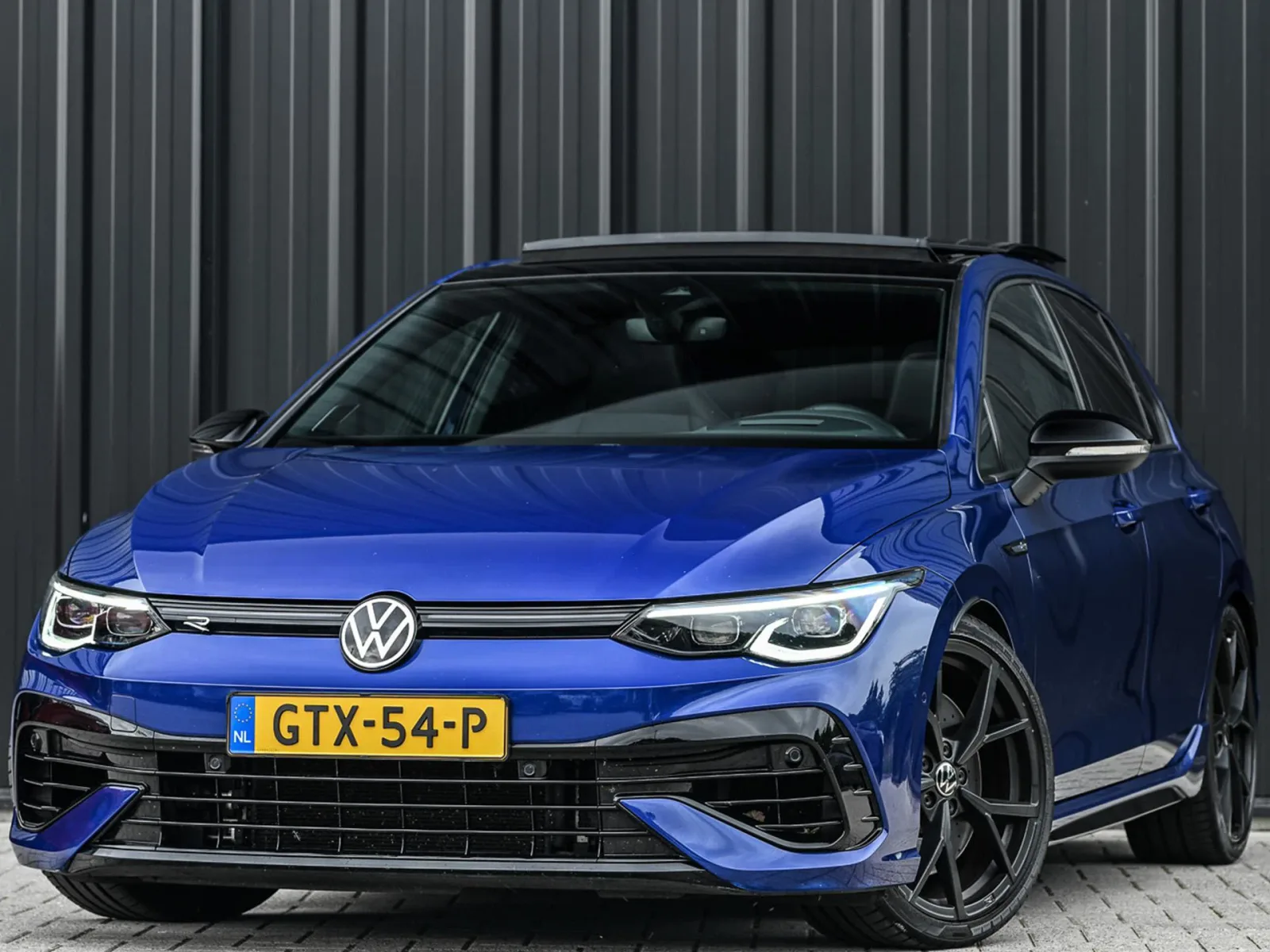 Volkswagen Golf (2021) — foto 1