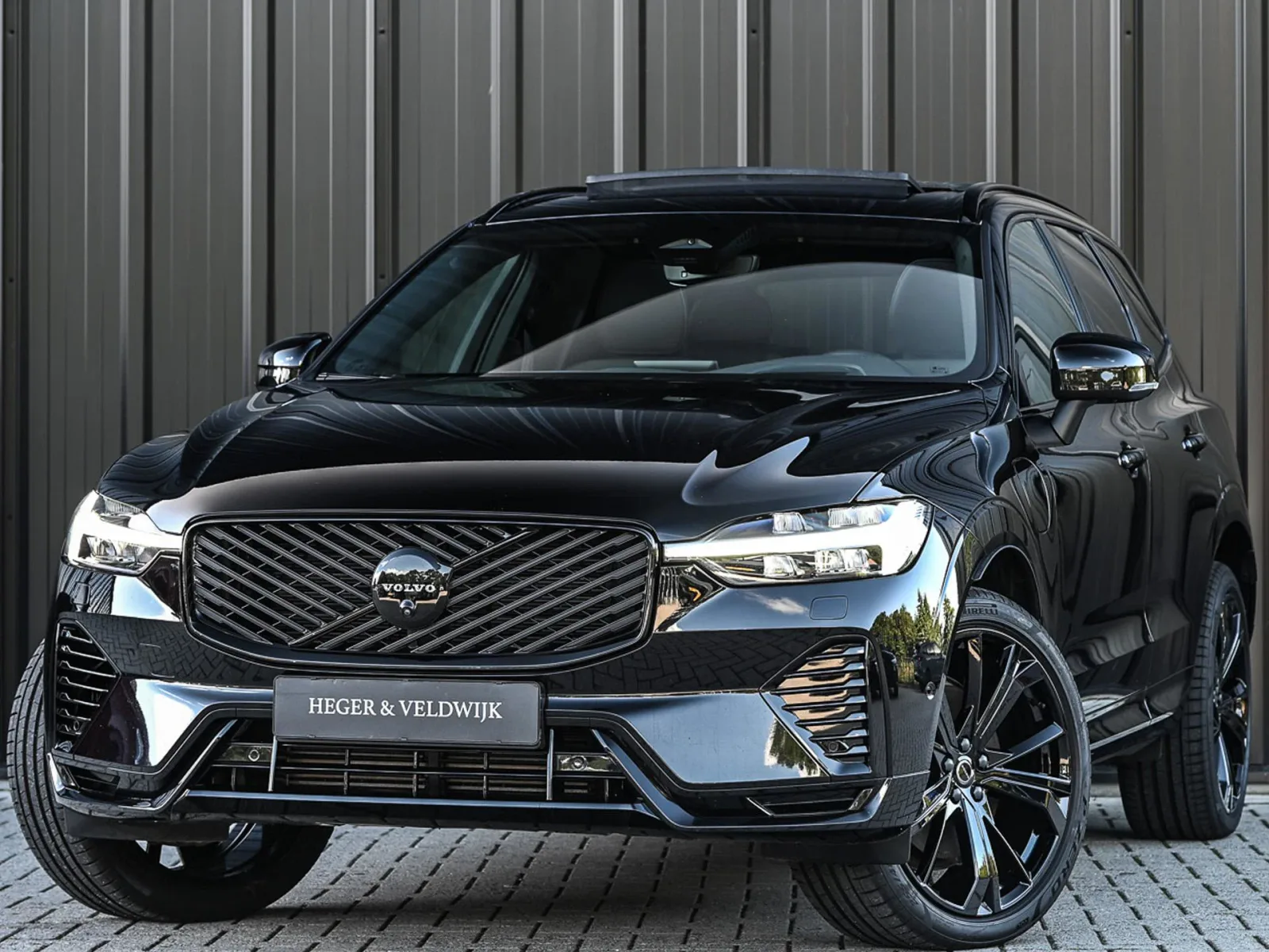 Volvo XC60 (2025) — foto 1