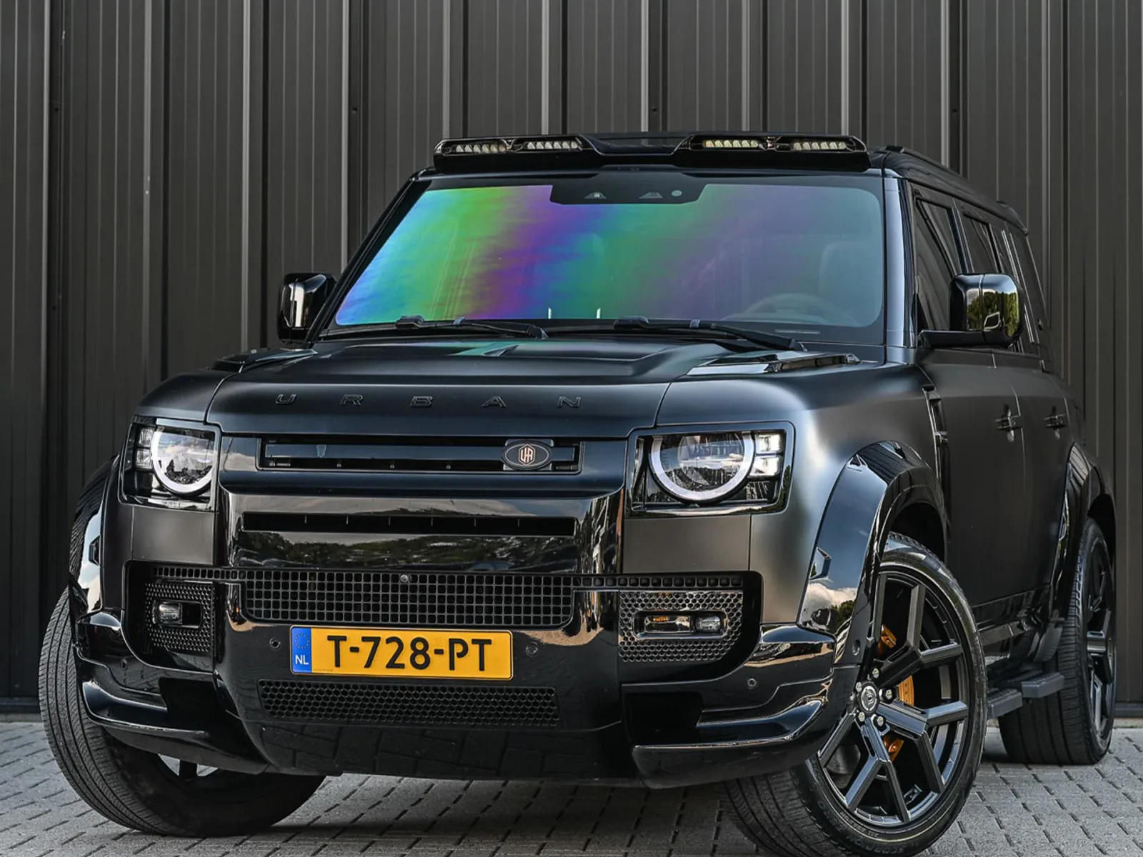 Land Rover Defender (2023) — foto 1