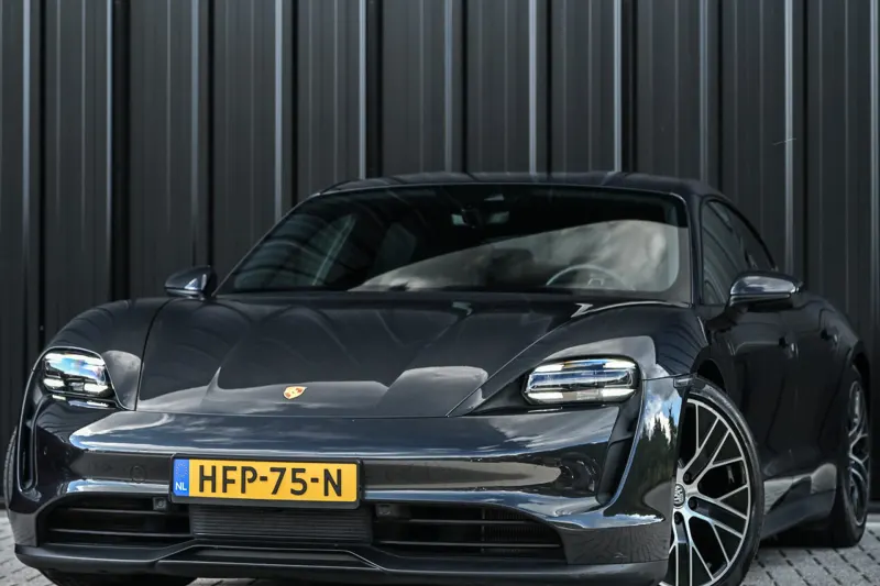 Porsche Taycan (2021)
