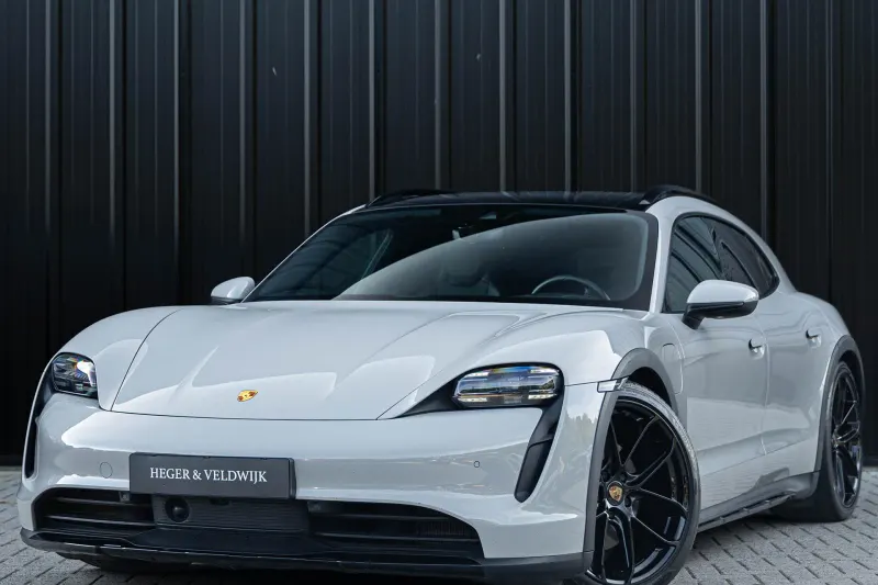 Porsche Taycan Cross Turismo (2021)