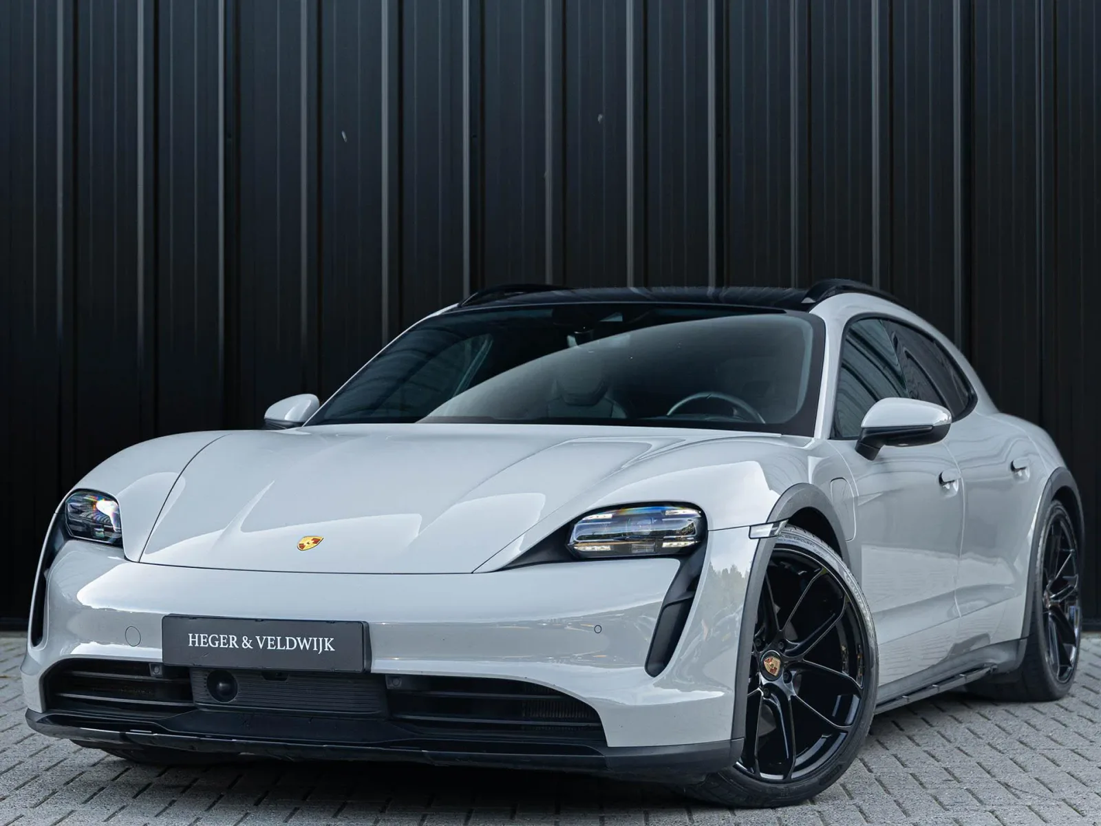 Porsche Taycan Cross Turismo (2021) — foto 1