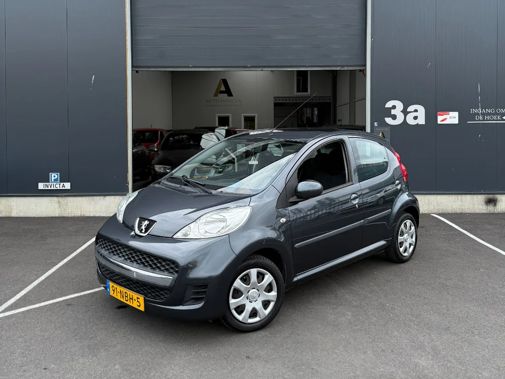 Peugeot 107 (2010) — foto 1