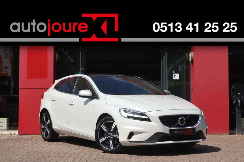 Volvo V40 (2020)