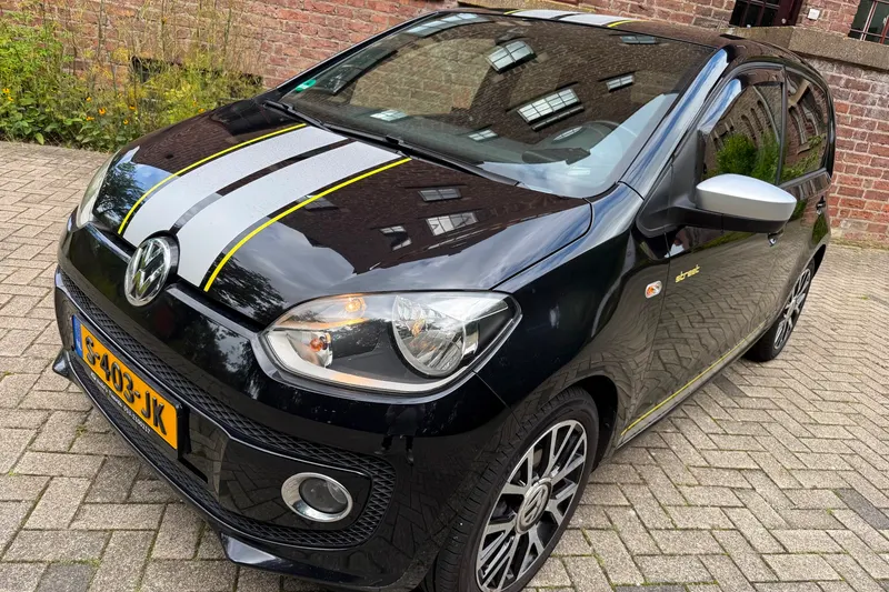 Volkswagen Up! (2015)