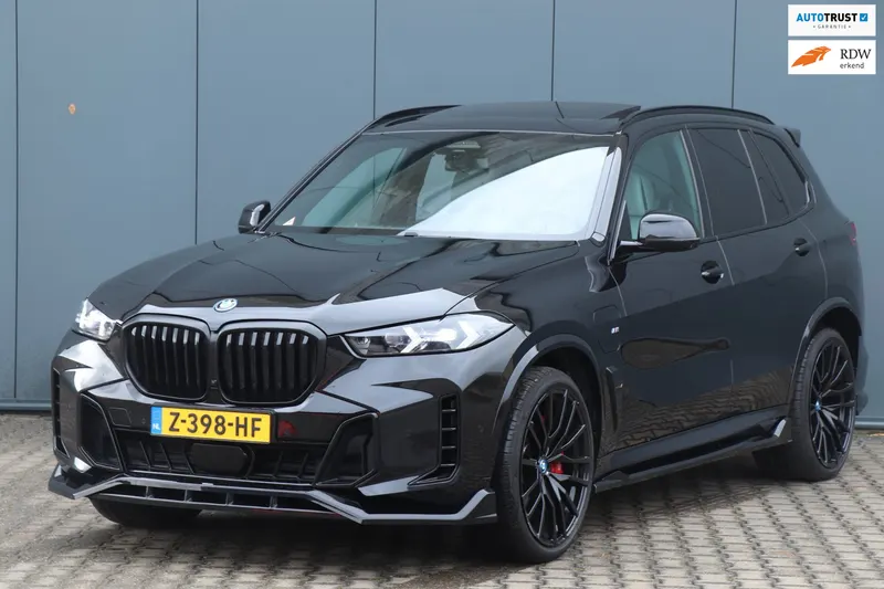 BMW X5 (2023)