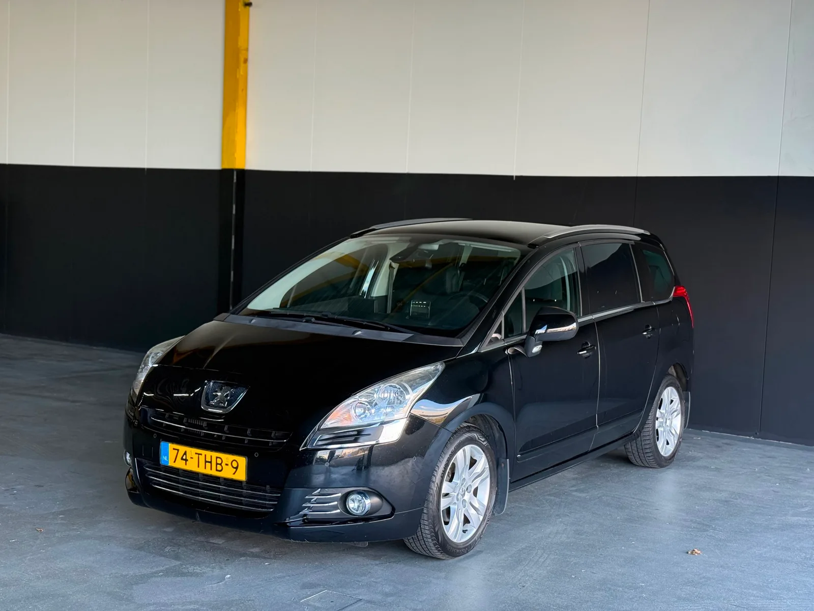 Peugeot 5008 (2012) — foto 1