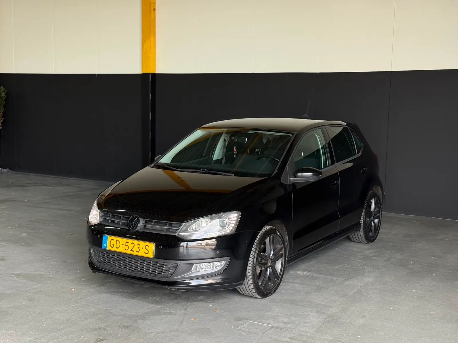 Volkswagen Polo (2015) — foto 1