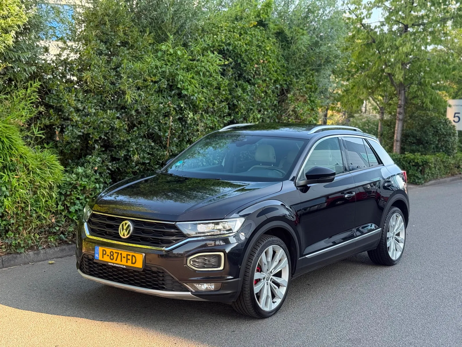 Volkswagen T-Roc (2018) — foto 1