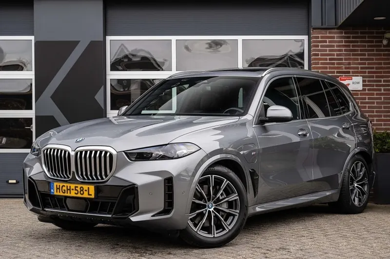 BMW X5 (2023)