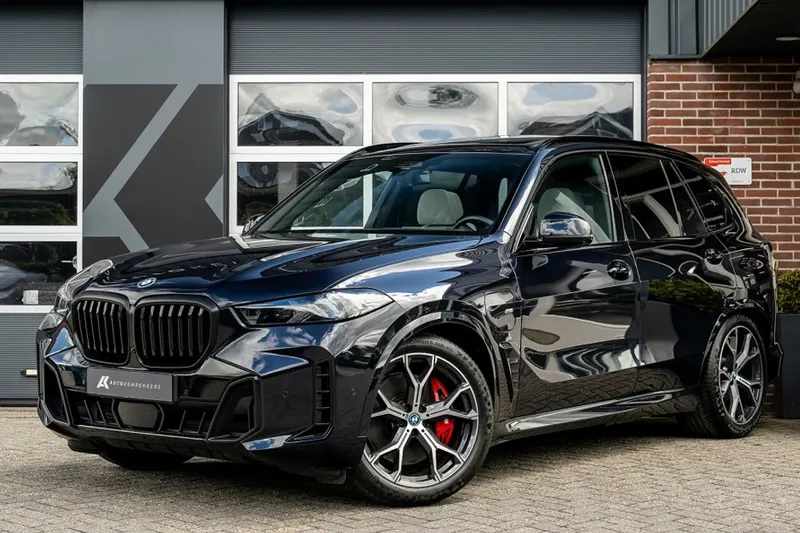 BMW X5 (2023)