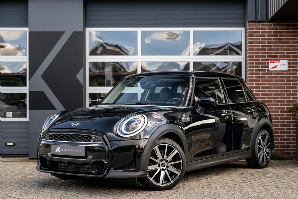 MINI Cooper S (2023) — foto 1
