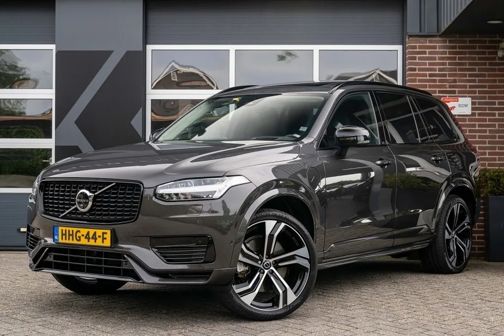 Volvo XC90 (2023) — foto 1