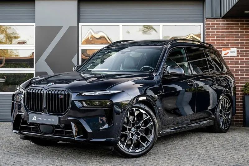 BMW X7 (2023)