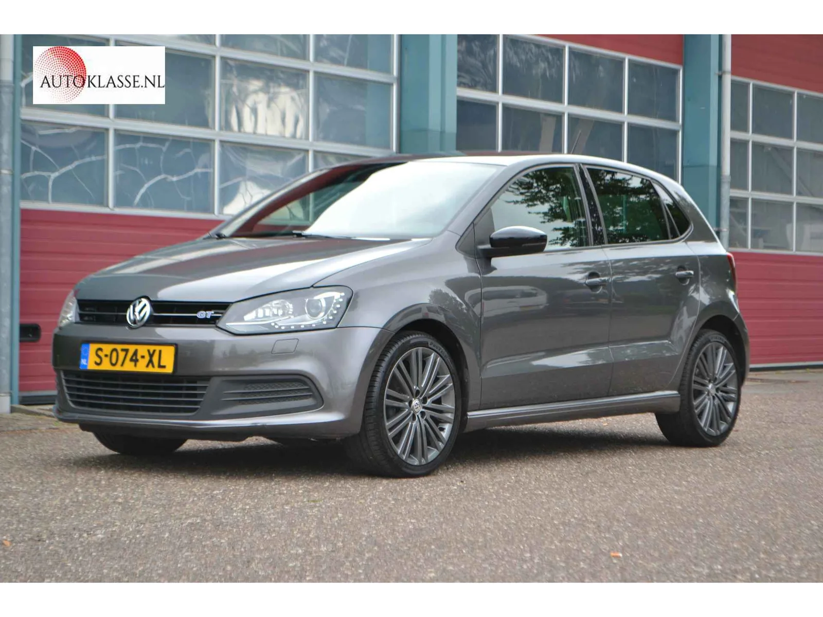 Volkswagen Polo (2013) — foto 1