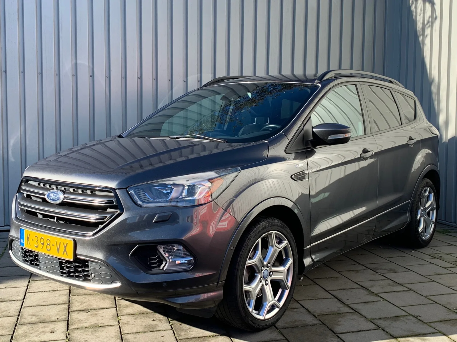 Ford Kuga (2017) — foto 1