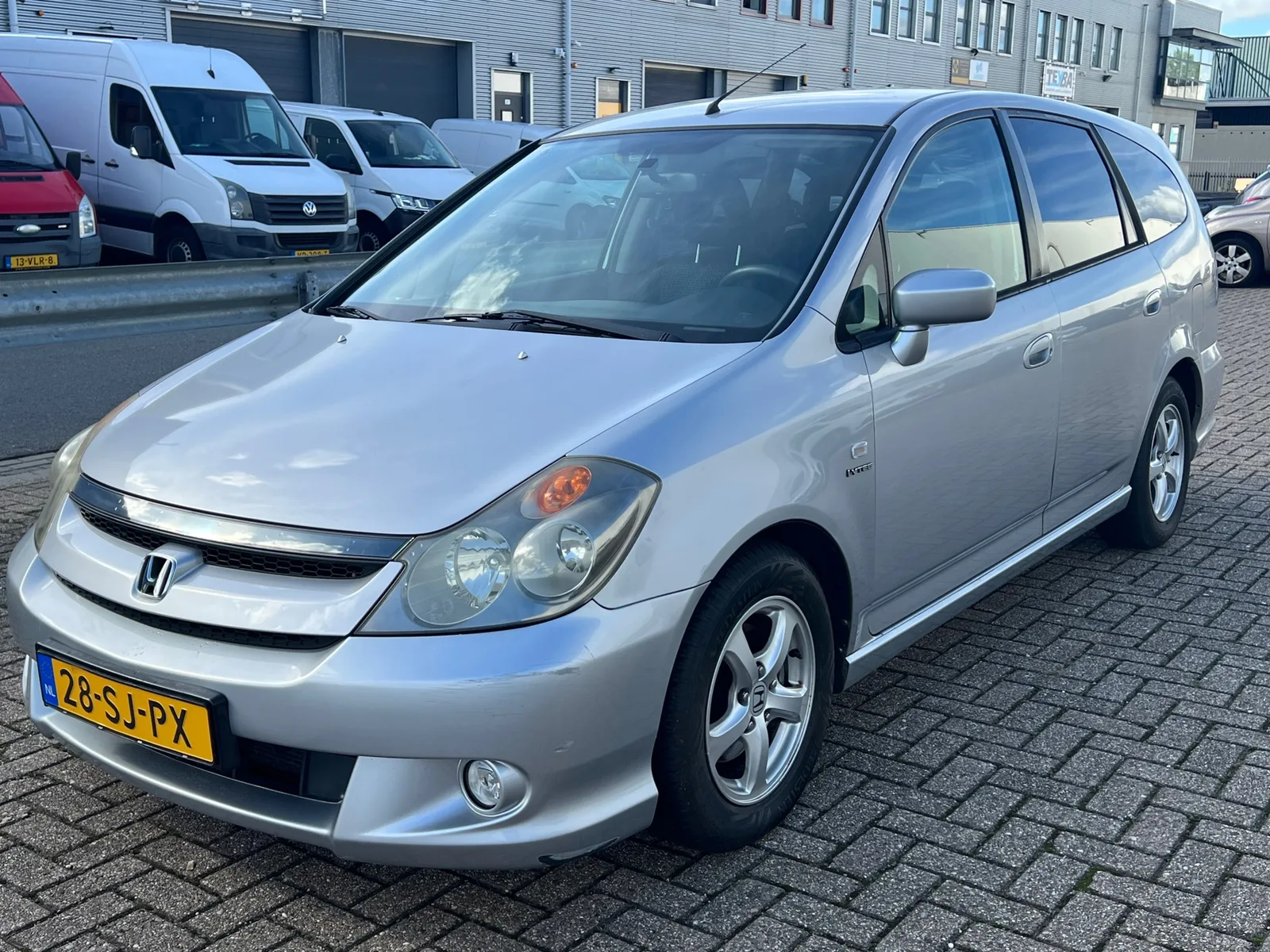 Honda Stream (2006) — foto 1