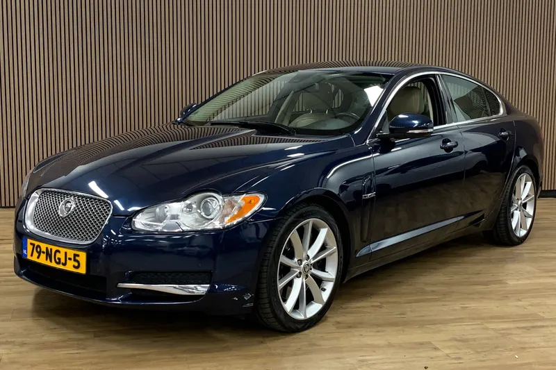 Jaguar XF (2010)
