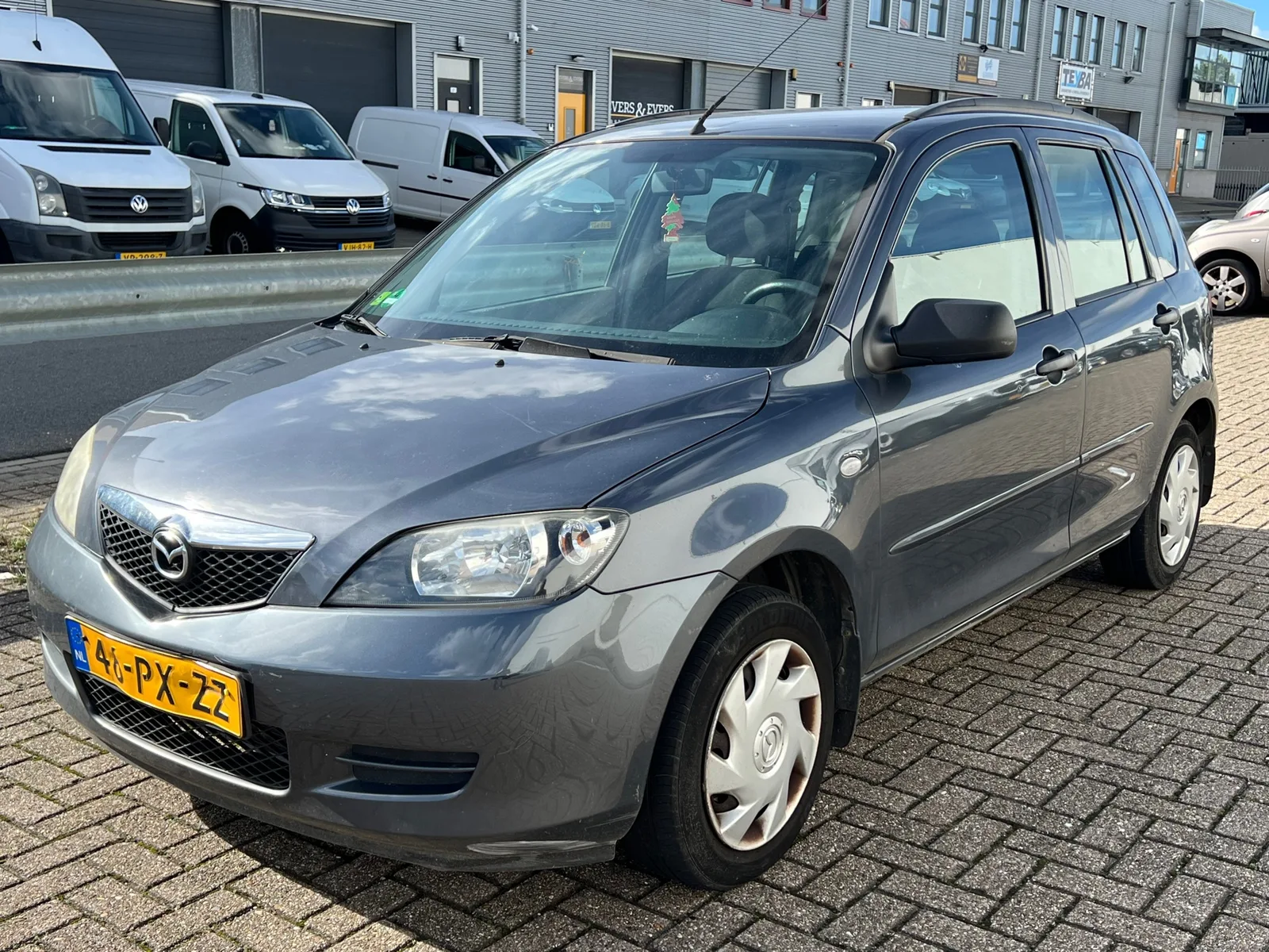 Mazda 2 (2005) — foto 1