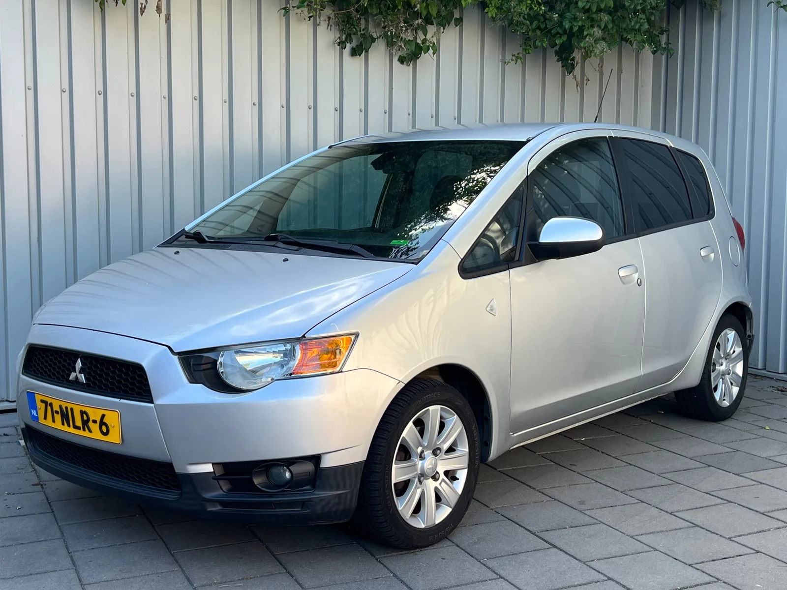 Mitsubishi Colt (2010) — foto 1