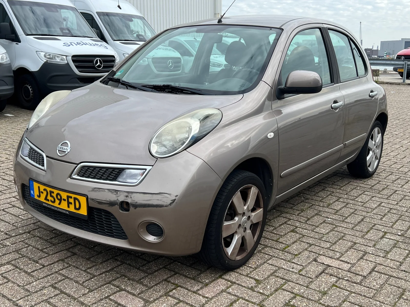 Nissan Micra (2009) — foto 1