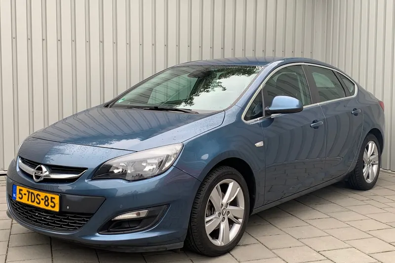 Opel Astra (2014)