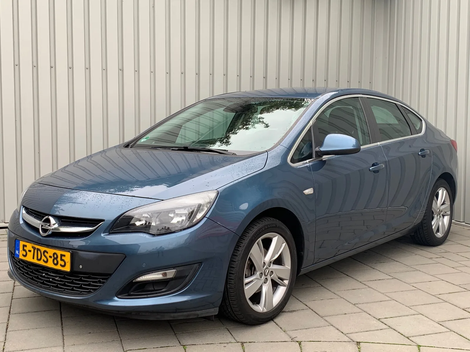 Opel Astra (2014) — foto 1